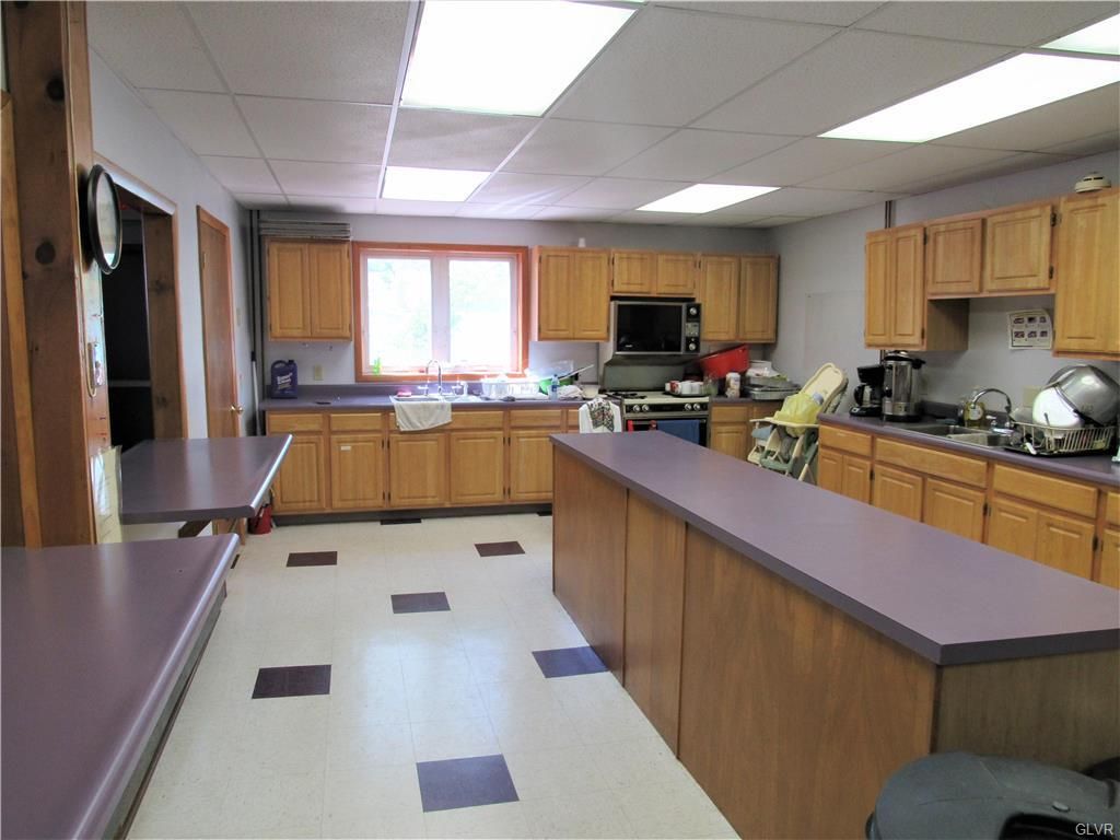 206 W 3rd St, Mount Carmel, PA 17851